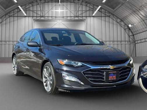 2022 Chevrolet Malibu FWD LT