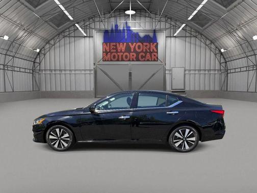 Super Black 2020 Nissan Altima 2.5 SL