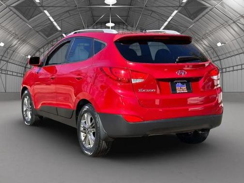Garnet Red 2014 Hyundai TUCSON SE