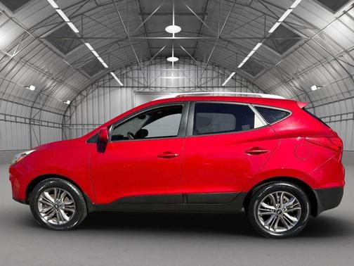 Garnet Red 2014 Hyundai TUCSON SE