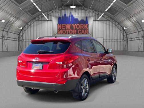 Garnet Red 2014 Hyundai TUCSON SE