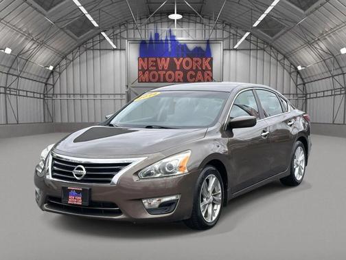 Brown 2014 Nissan Altima 2.5 SV