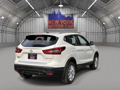 2022 Nissan Rogue Sport SV