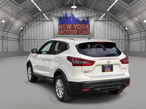 2022 Nissan Rogue Sport SV