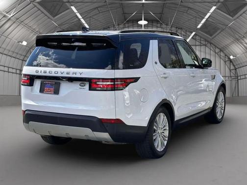 White 2019 Land Rover Discovery HSE