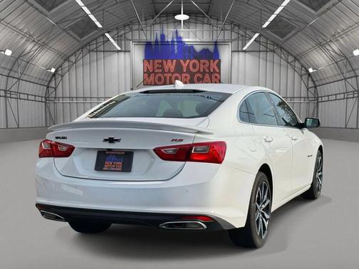 Summit White 2024 Chevrolet Malibu FWD RS