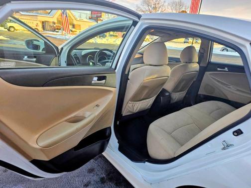 2011 Hyundai SONATA GLS