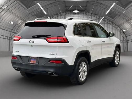 Bright White Clearcoat 2017 Jeep Cherokee Sport