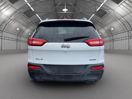 Bright White Clearcoat 2017 Jeep Cherokee Sport