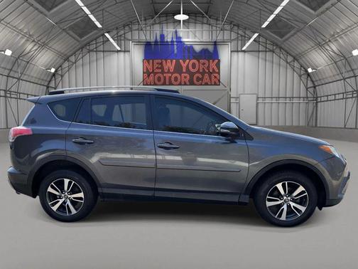 Magnetic Gray Metallic 2018 Toyota RAV4 XLE