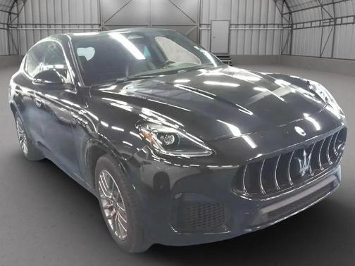 Nero Tempesta Metallic 2024 Maserati Grecale GT