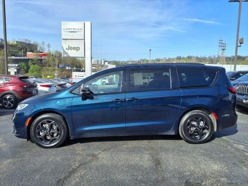 2024 Chrysler Pacifica Hybrid Premium S Appearance Pkg