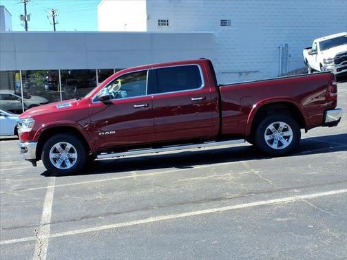 2022 RAM 1500 Laramie Crew Cab 4x4 64' Box