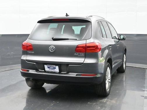 Gray 2014 Volkswagen Tiguan 4MOTION Auto SEL