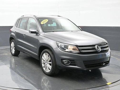 Gray 2014 Volkswagen Tiguan 4MOTION Auto SEL