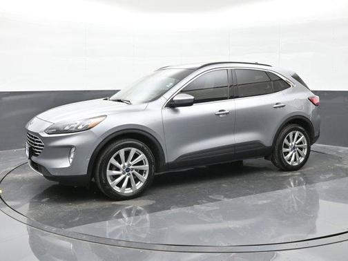 2022 Ford Escape Titanium Hybrid