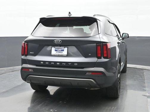 Gray 2021 Kia Sorento S