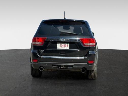 Brilliant Black Crystal Pearl 2011 Jeep Grand Cherokee Overland