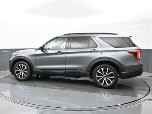 2022 Ford Explorer ST-Line