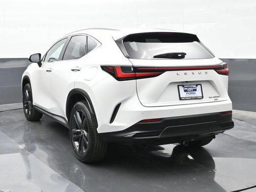 2022 Lexus NX 450h+ Luxury
