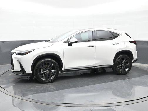 2022 Lexus NX 450h+ Luxury