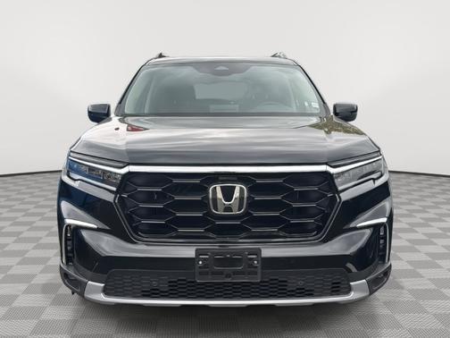 Crystal Black Pearl 2023 Honda Pilot