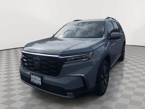 Sonic Gray Pearl 2024 Honda Pilot
