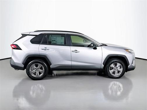 2025 Toyota RAV4 Hybrid SE