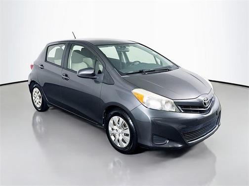 2013 Toyota Yaris LE