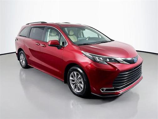 2024 Toyota Sienna XLE 7 Passenger