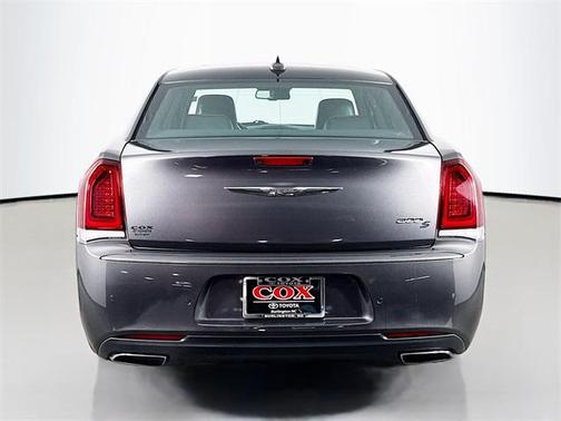 2018 Chrysler 300 S