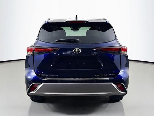 2026 Toyota Highlander Platinum