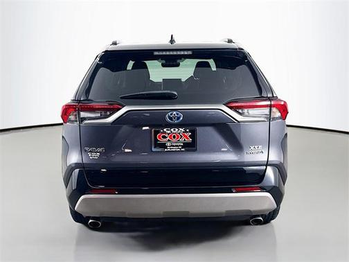 2022 Toyota RAV4 Hybrid SE