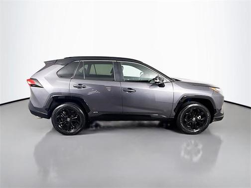 2022 Toyota RAV4 Hybrid SE