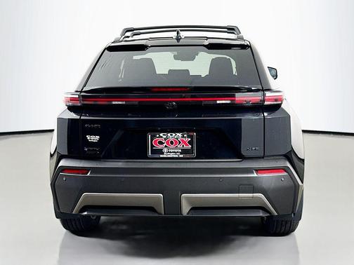 Midnight Black Metallic 2026 Toyota C-HR XSE