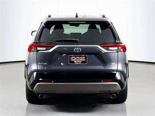 2020 Toyota RAV4 Hybrid SE