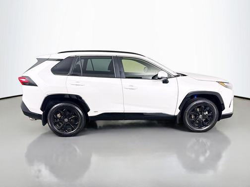 2023 Toyota RAV4 Hybrid SE