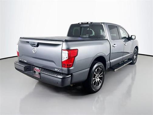 2021 Nissan Titan SV