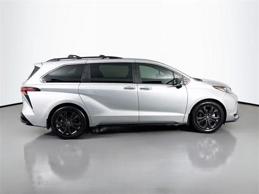 2023 Toyota Sienna XSE 7 Passenger