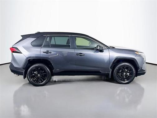 2025 Toyota RAV4 Hybrid SE