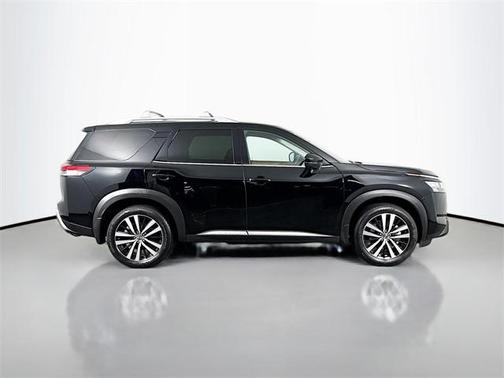 2023 Nissan Pathfinder Platinum 4WD