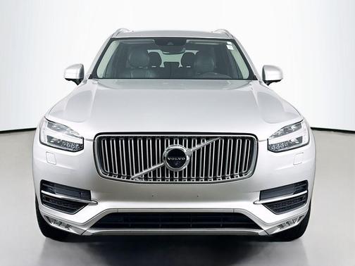Bright Silver Metallic 2018 Volvo XC90 T6 Inscription