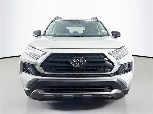 2020 Toyota RAV4 SE