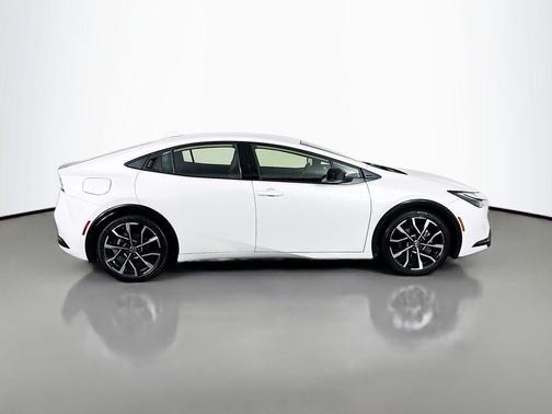 2025 Toyota Prius Plug-In Hybrid XSE