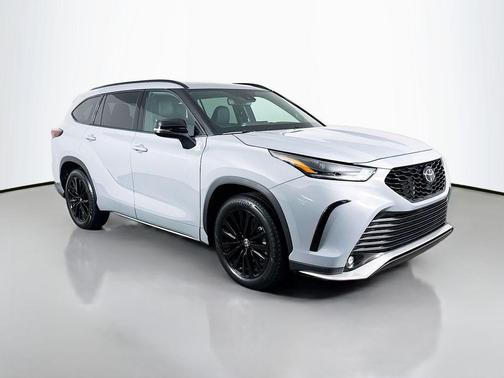 Cement 2025 Toyota Highlander XSE