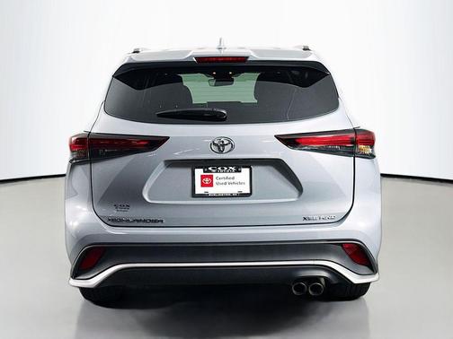 Cement 2025 Toyota Highlander XSE