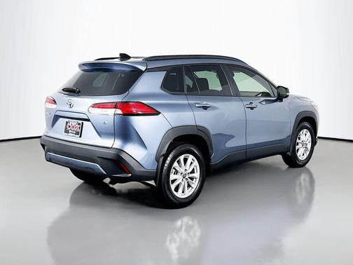 2025 Toyota Corolla Cross LE