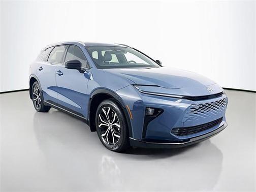 2025 Toyota Crown Signia XLE