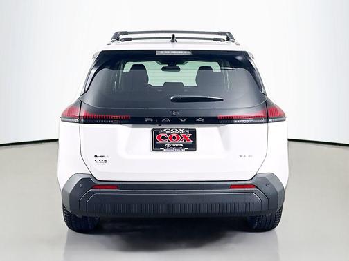 Ice Cap 2026 Toyota RAV4 XLE Premium