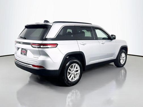 Silver Zynith 2025 Jeep Grand Cherokee Laredo